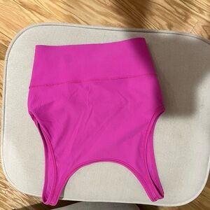 Sonic pink power pivot tank